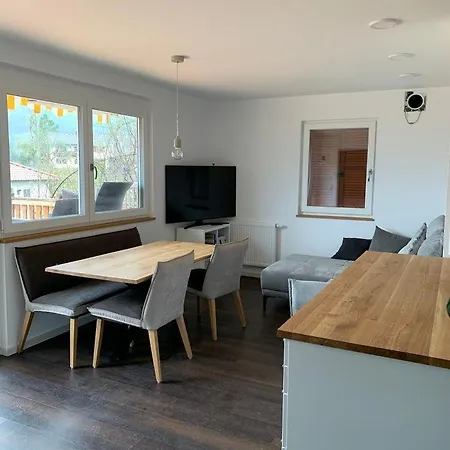 Komfortables Mit Garten Und Großer Terrasse