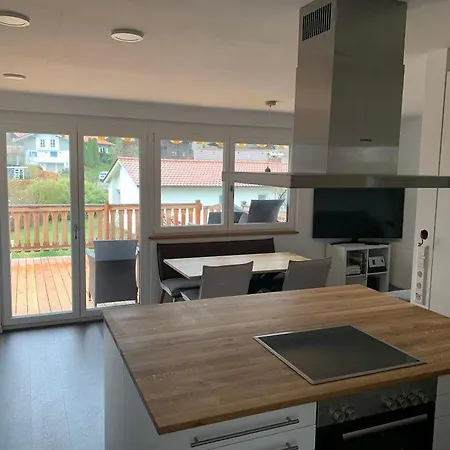 Komfortables Mit Garten Und Grosser Terrasse بيت للعطل